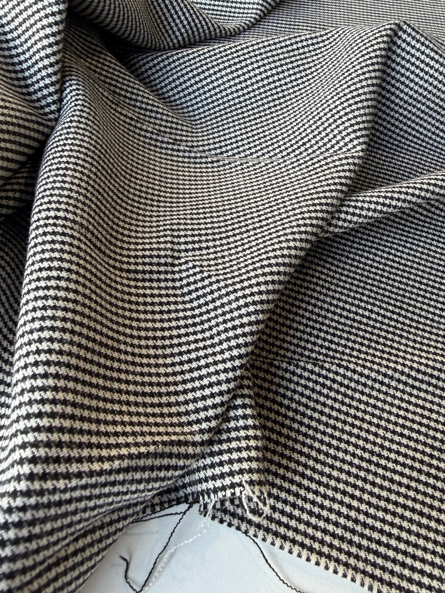 MORTY 010 black/white pied de poule stretch with wool