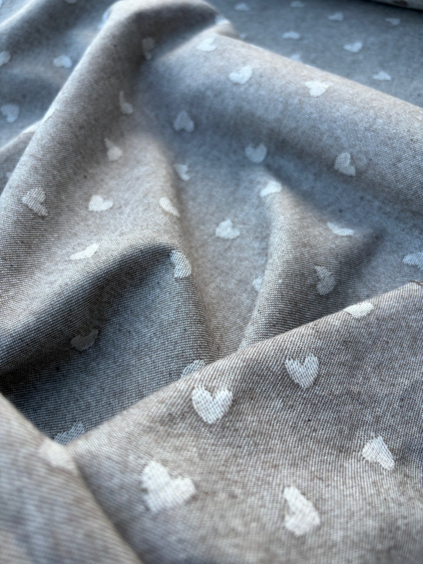 BART 002 camel wool jacquard with small hearts