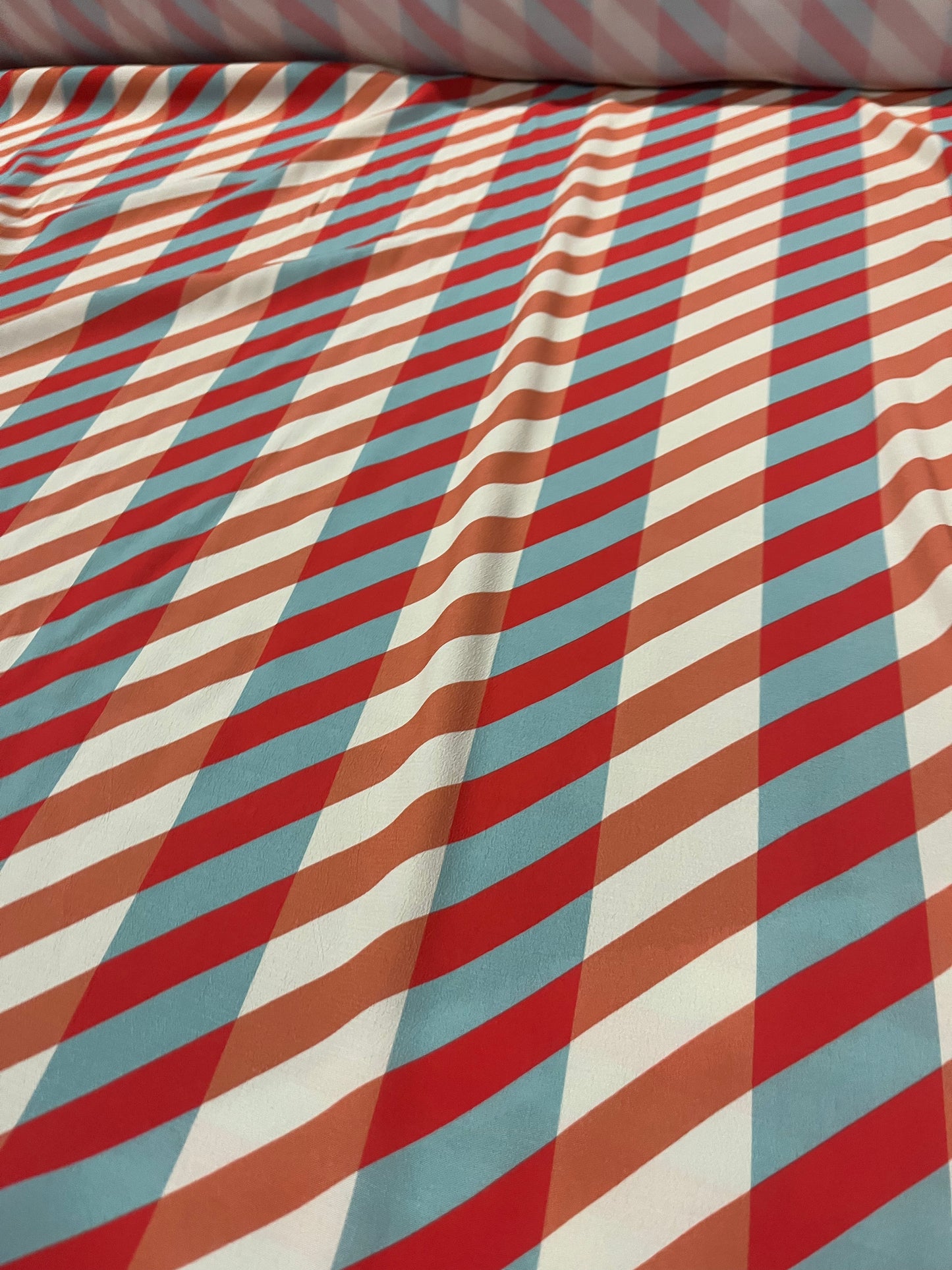 A01 Mattia crêpe viscose diagonal stripes