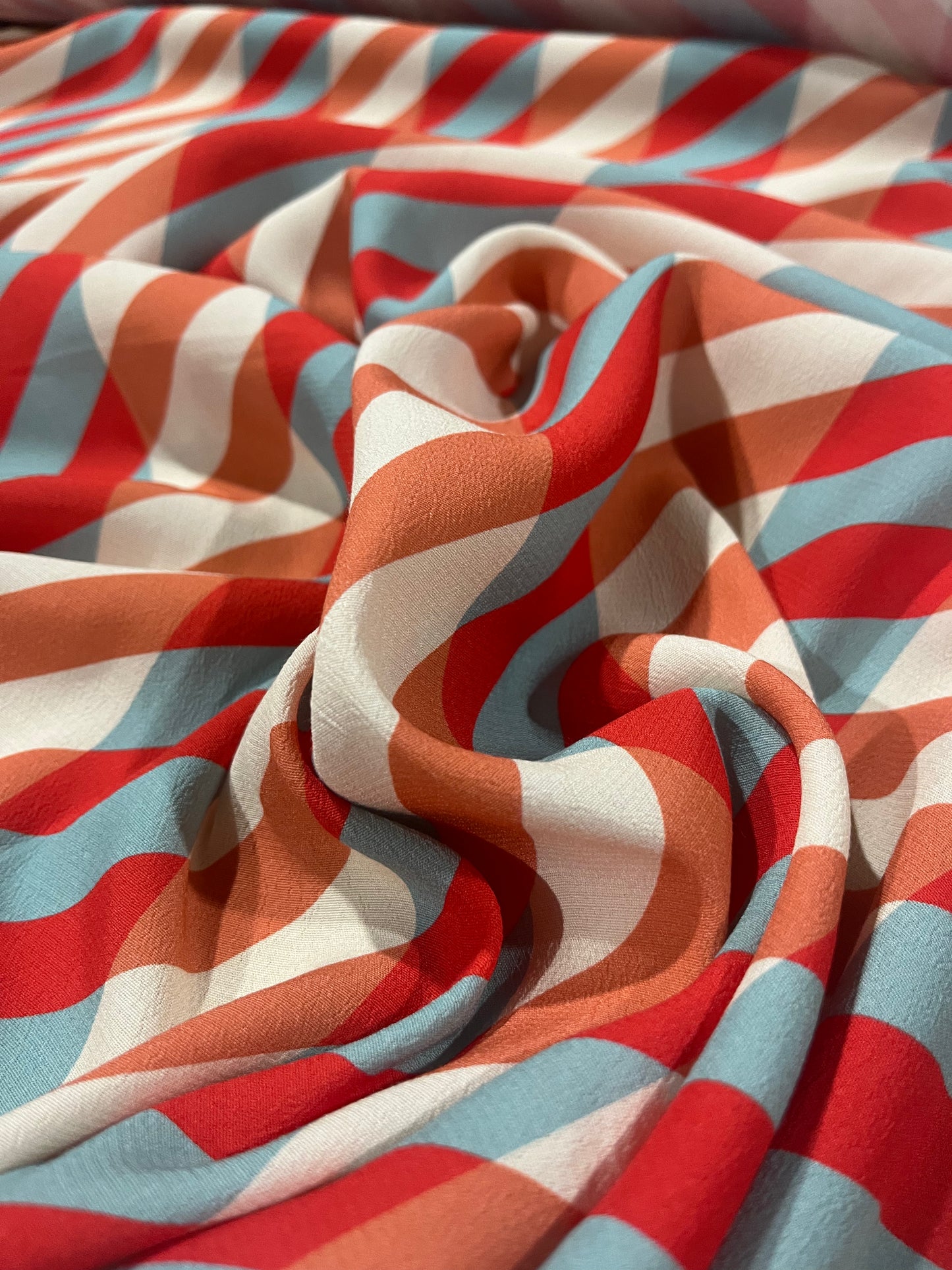 A01 Mattia crêpe viscose diagonal stripes