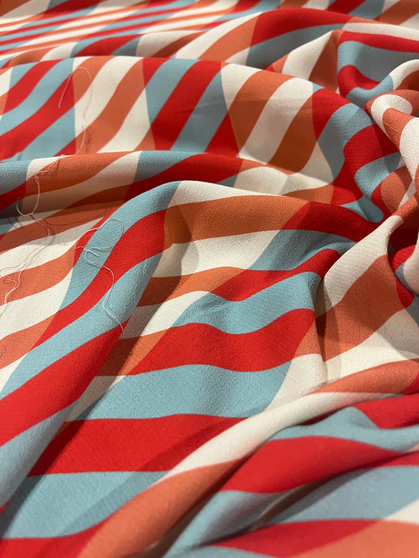 A01 Mattia crêpe viscose diagonal stripes