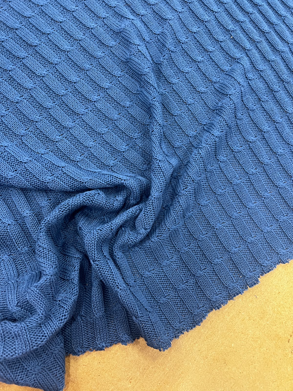 DARIA 038 classic blue knitted cable 100% wool