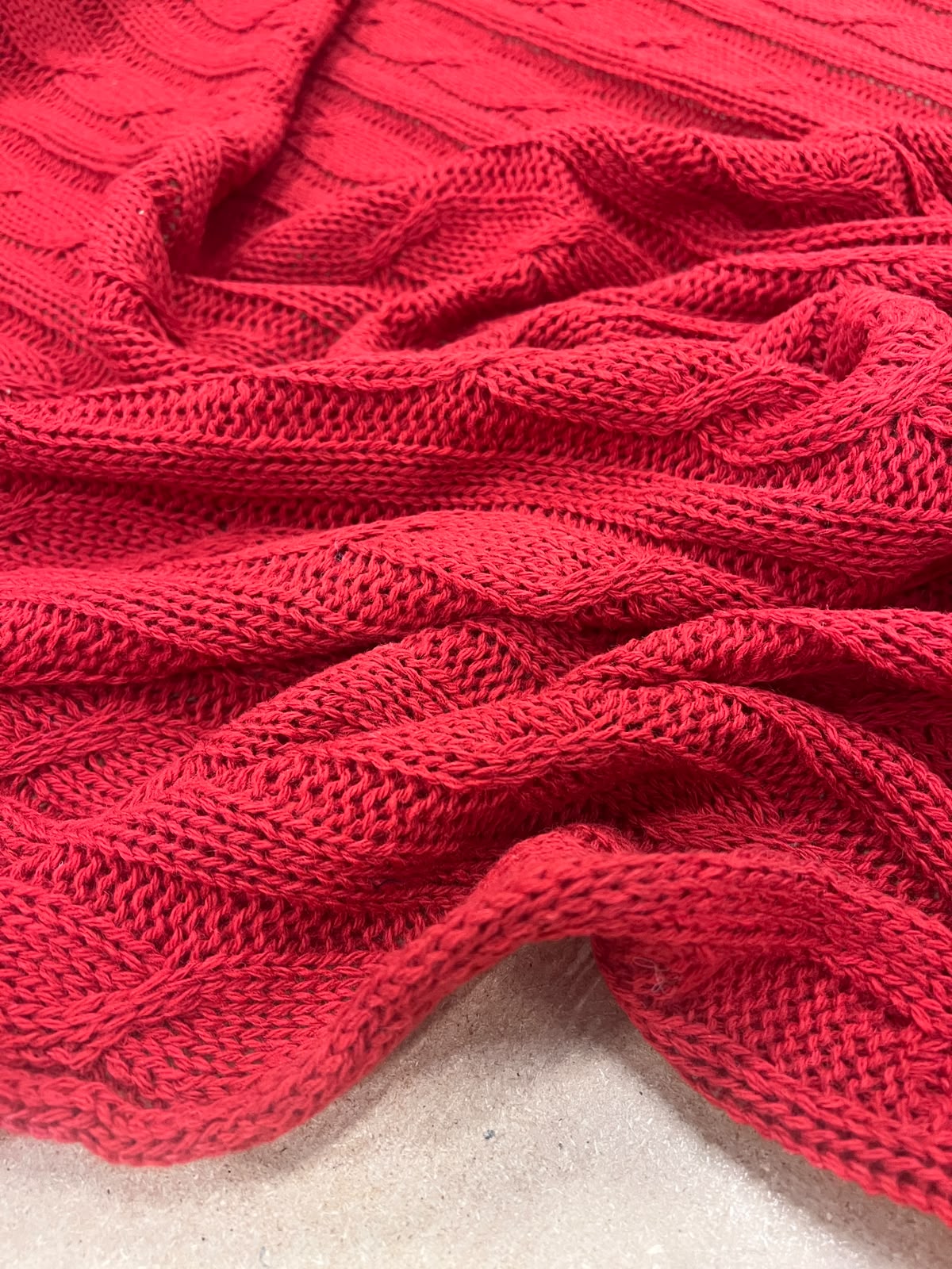 DARIA 043 Xmas red knitted cable 100% wool