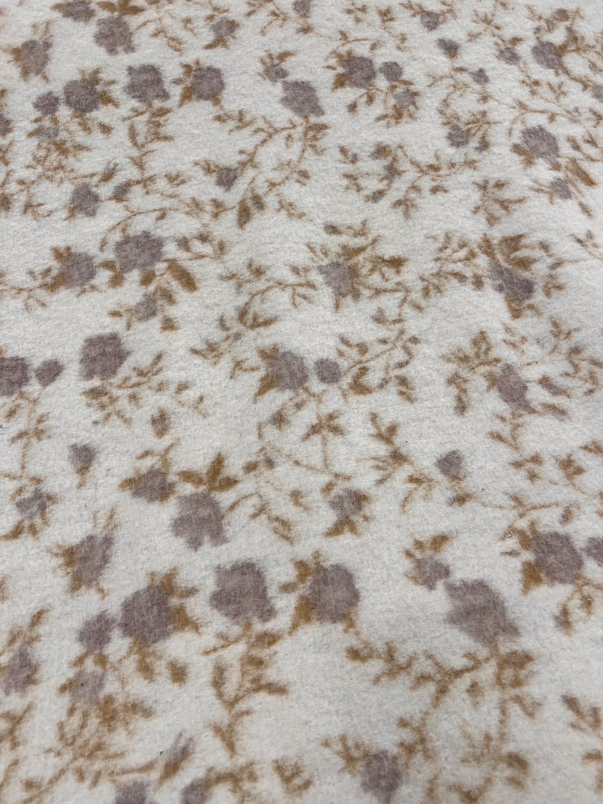ZOE 004 Floral design vanilla boiled wool