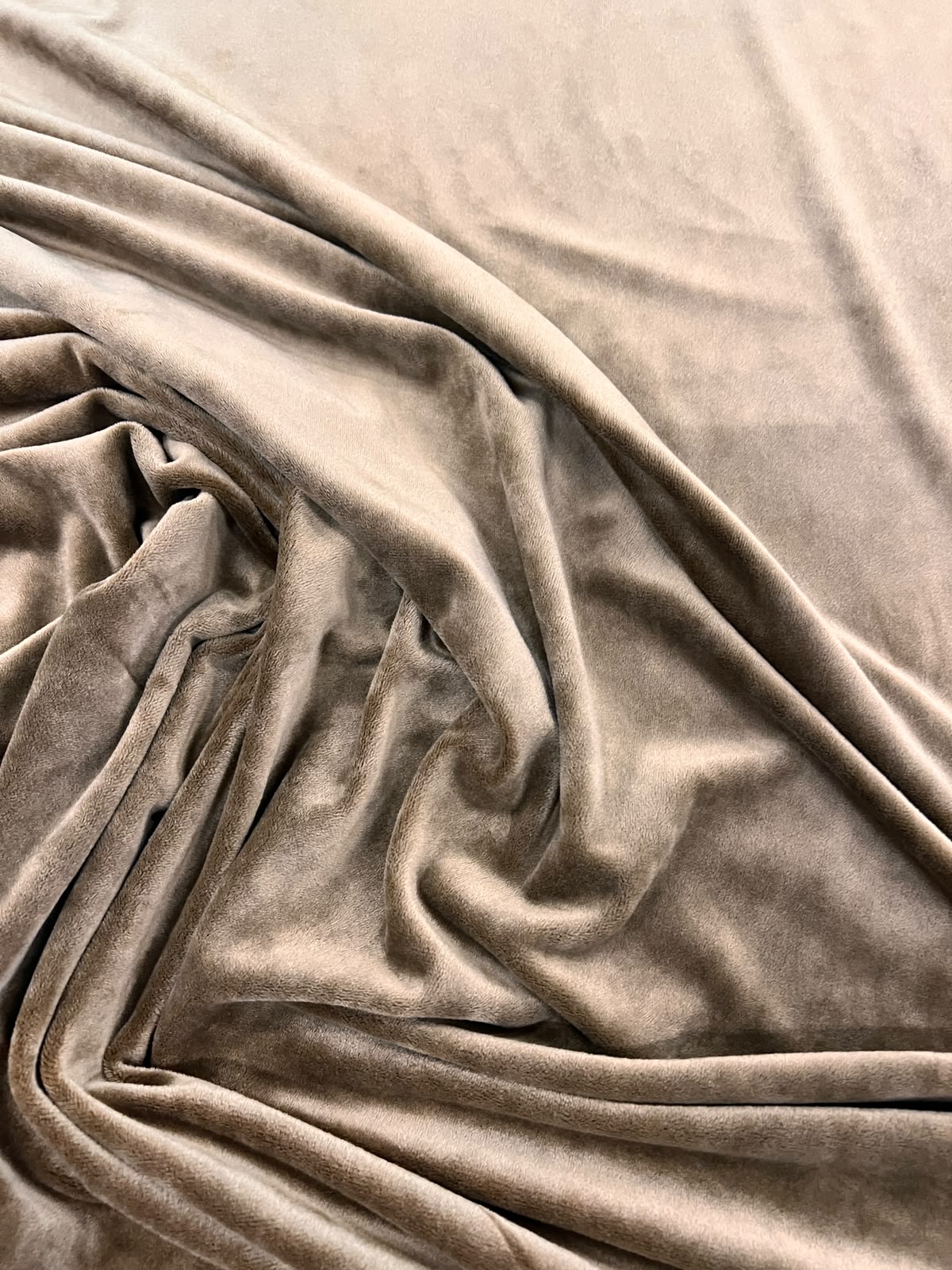 ZOE 008 soft touch & stretch brown velour