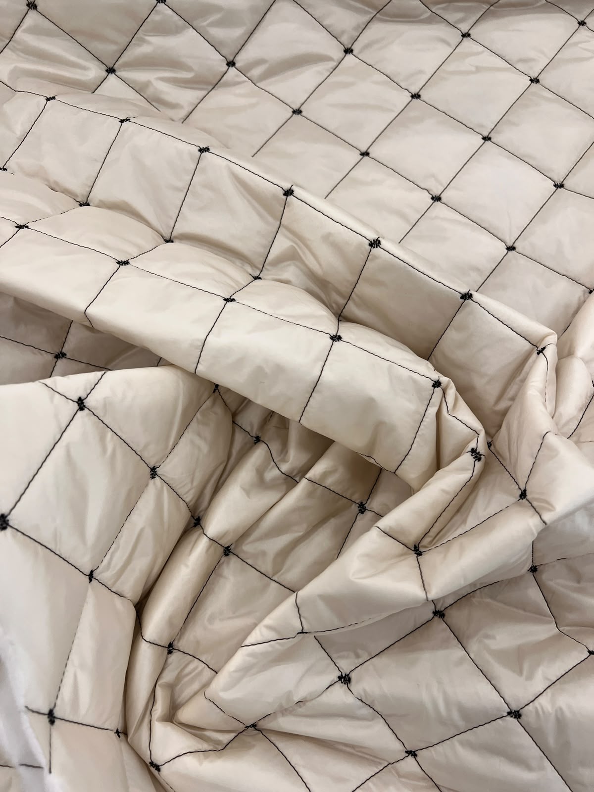 ZOE 009 black stitched tufted effect ecru quilted