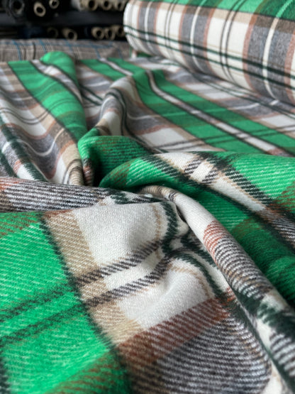 LISA 037 Green/beige/ecru checkered heavy cotton