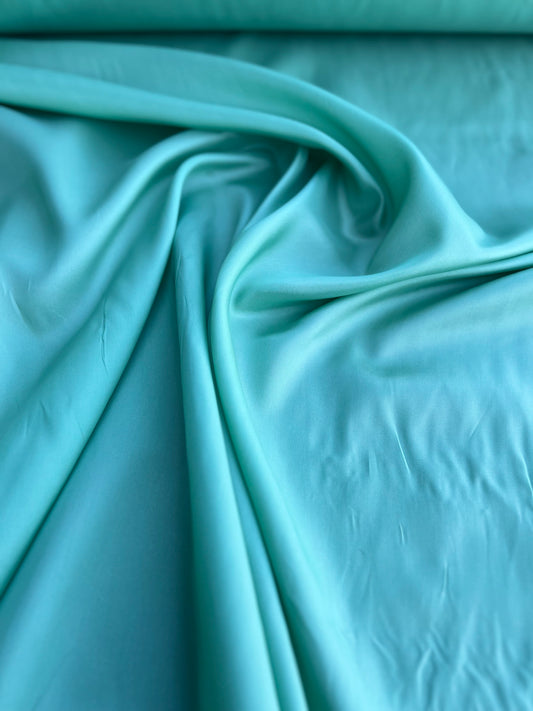 Lining metallic green
