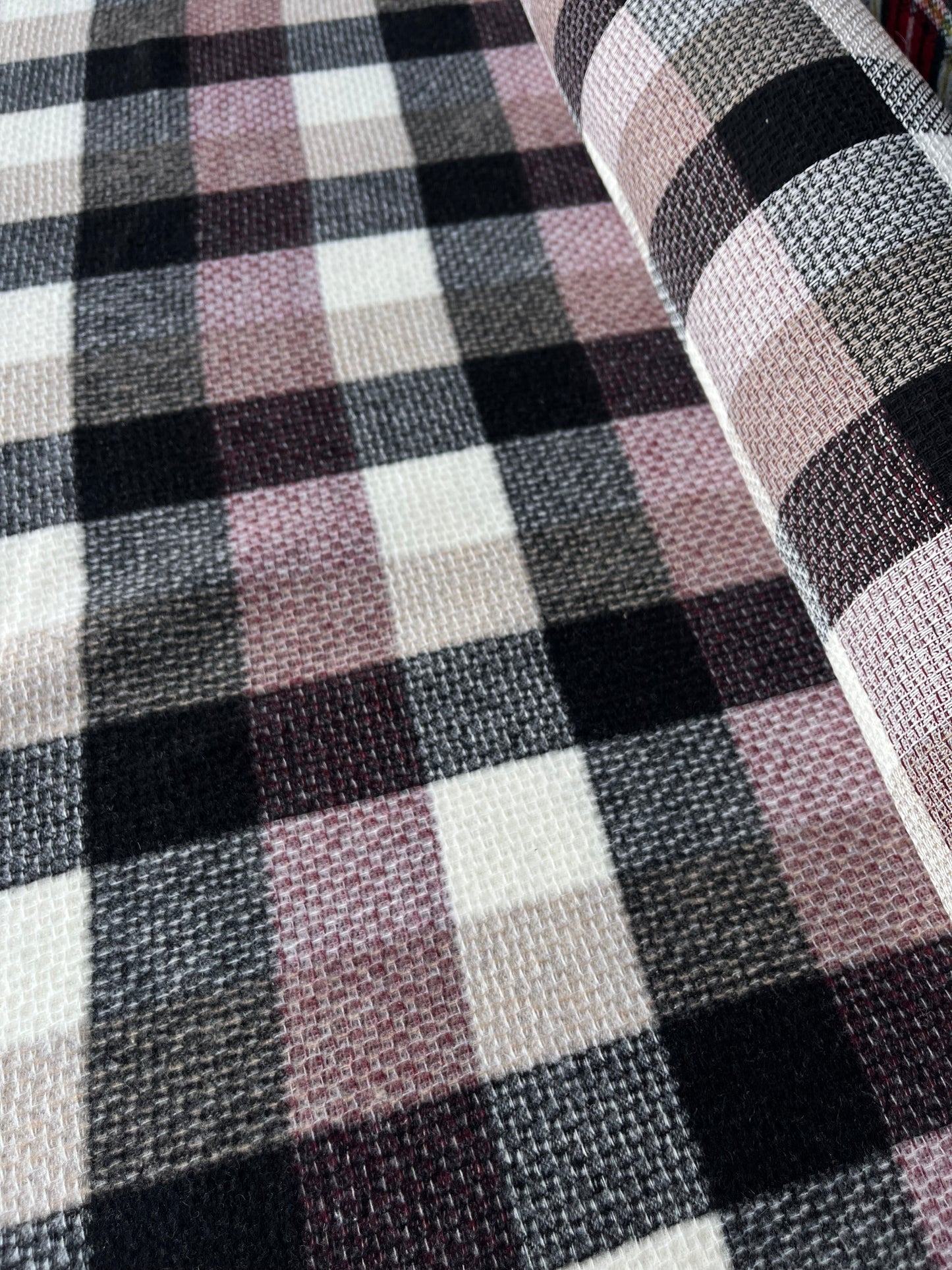 LISA 032 bordeaux/black/ecru checkered heavy cotton