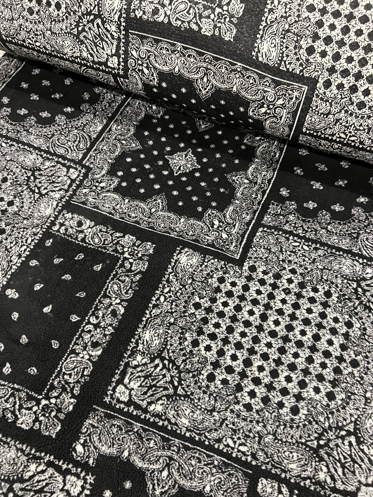 Enrique 028 Teddy bicolor bandana patchwork design