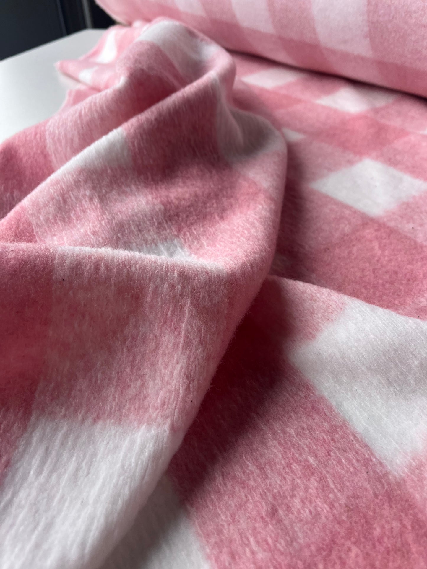 LISA 002 baby pink/Hite checkered heavy boiled wool