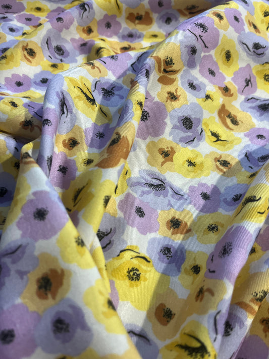 XII 064 warm viscose twill print yellow/lilac millefleur