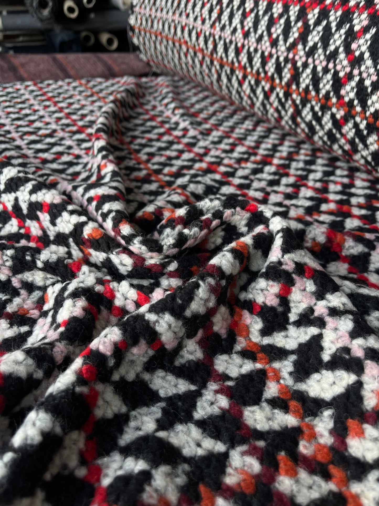 LISA 0033 black/orange/red small design  heavy boiled wool bouclette