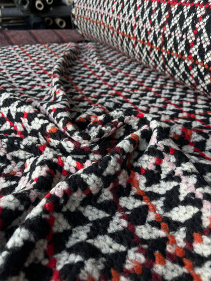 LISA 0033 black/orange/red small design  heavy boiled wool bouclette