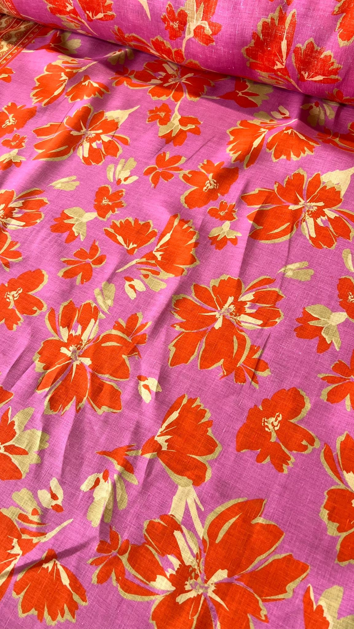 A01 LAGO 001 Double borderprint red floral on pink