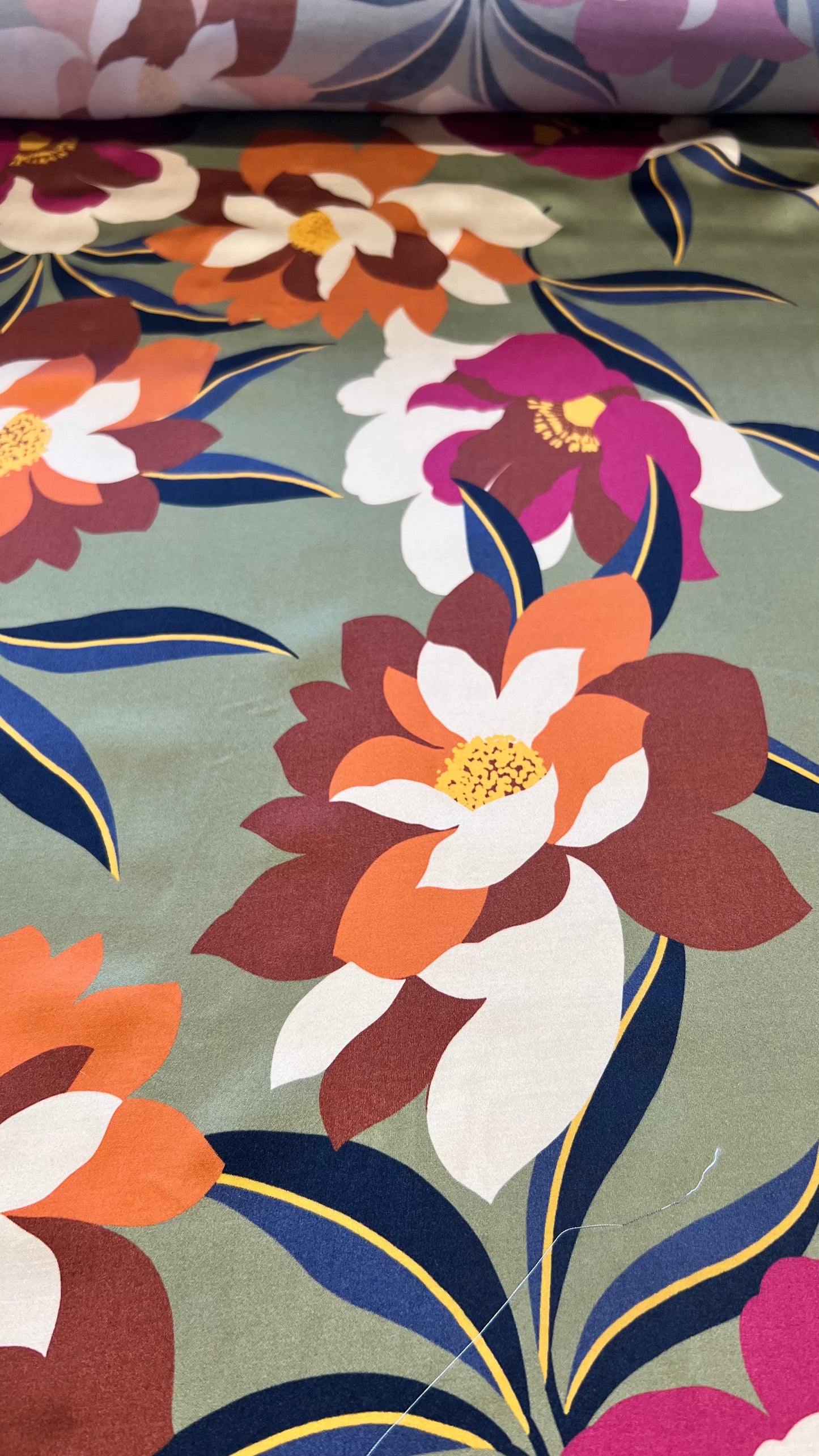 B01 LAGO 015 viscose satin with big placed flowers