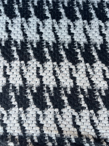LISA 022 boiled wool bouclette grey/black with huge pied de coq