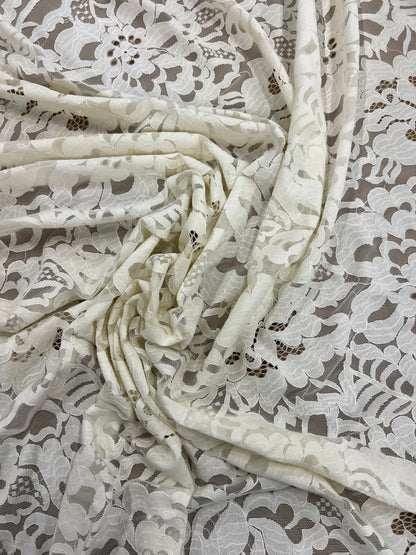 Enrique 025 écru viscose lace with flowers