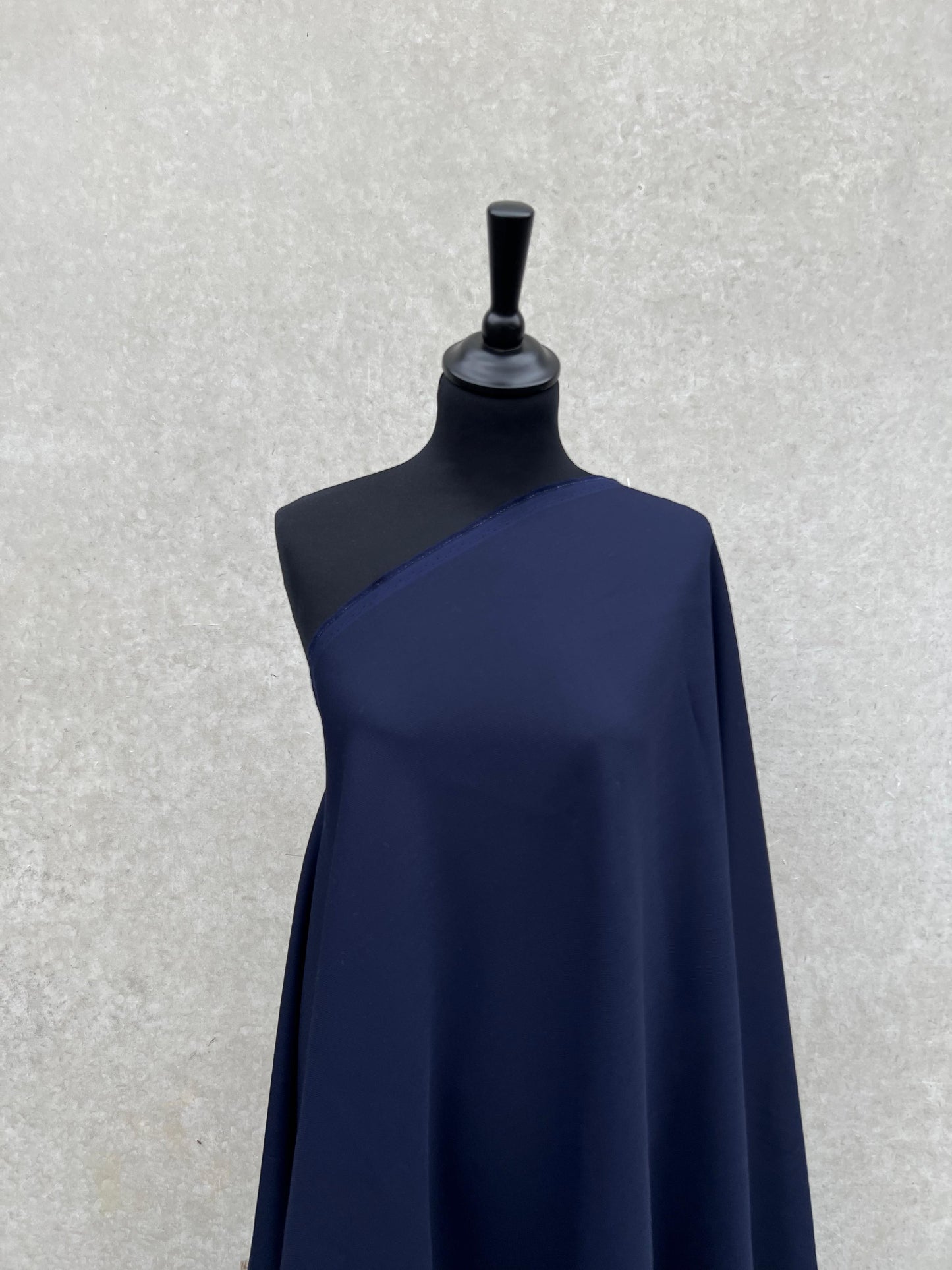 PREM10043 compact and fluid suiting tricotine fabric navy Loro Piana