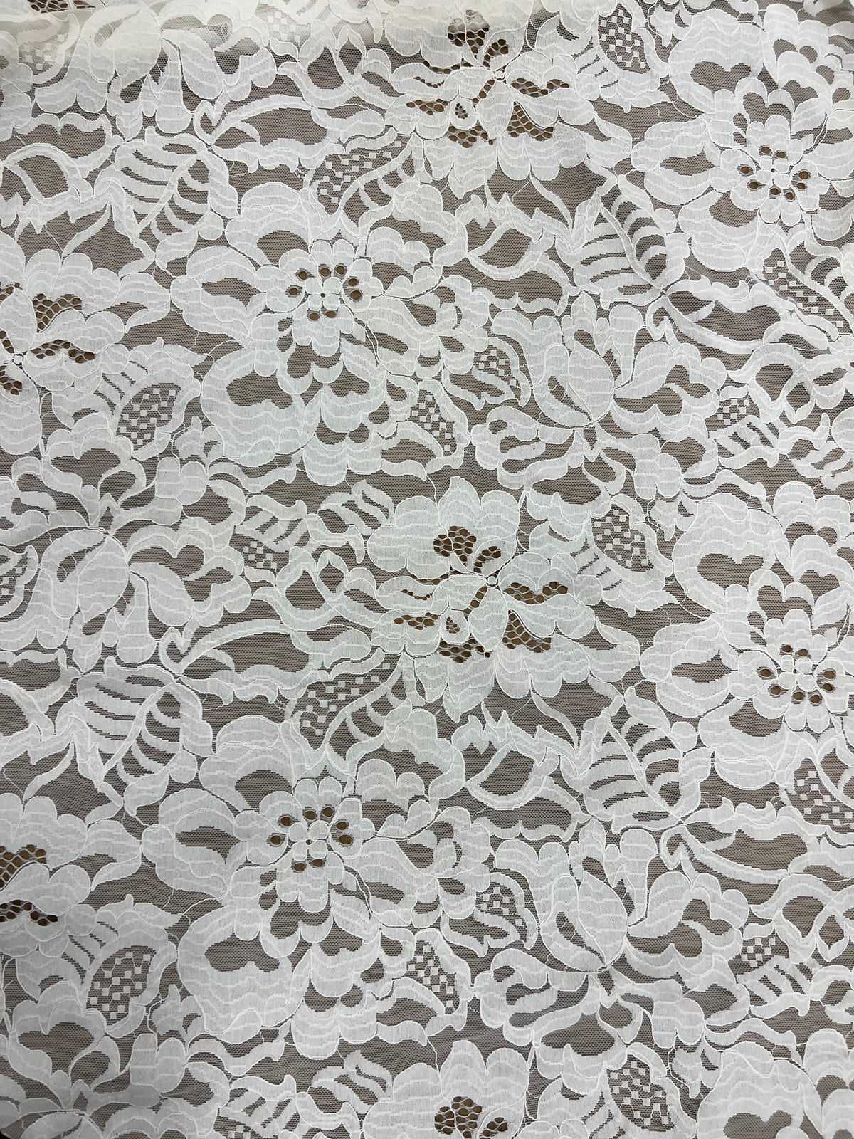 Enrique 025 écru viscose lace with flowers