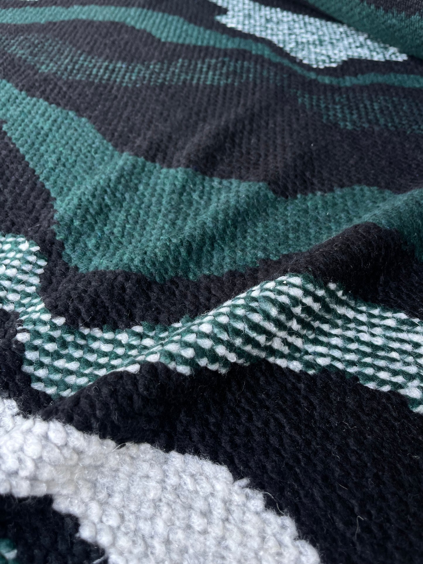 LISA 029 Green/black/white waves  heavy boiled wool bouclette