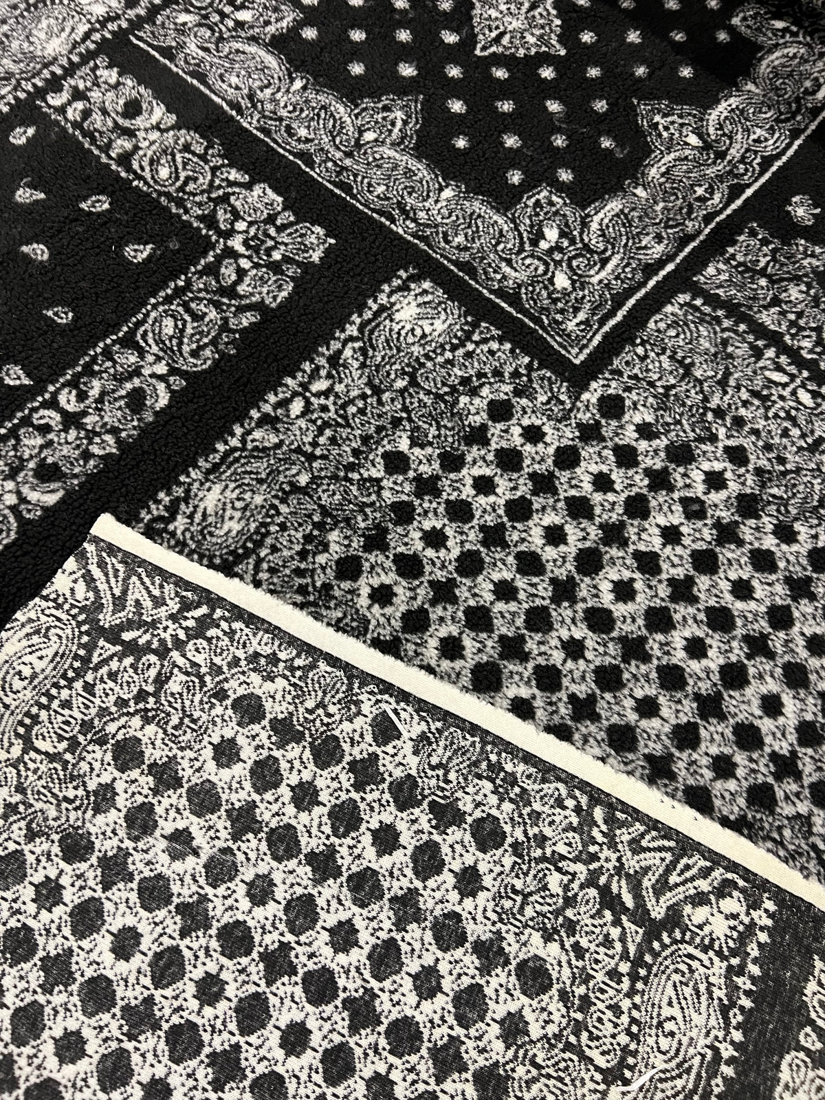 Enrique 028 Teddy bicolor bandana patchwork design