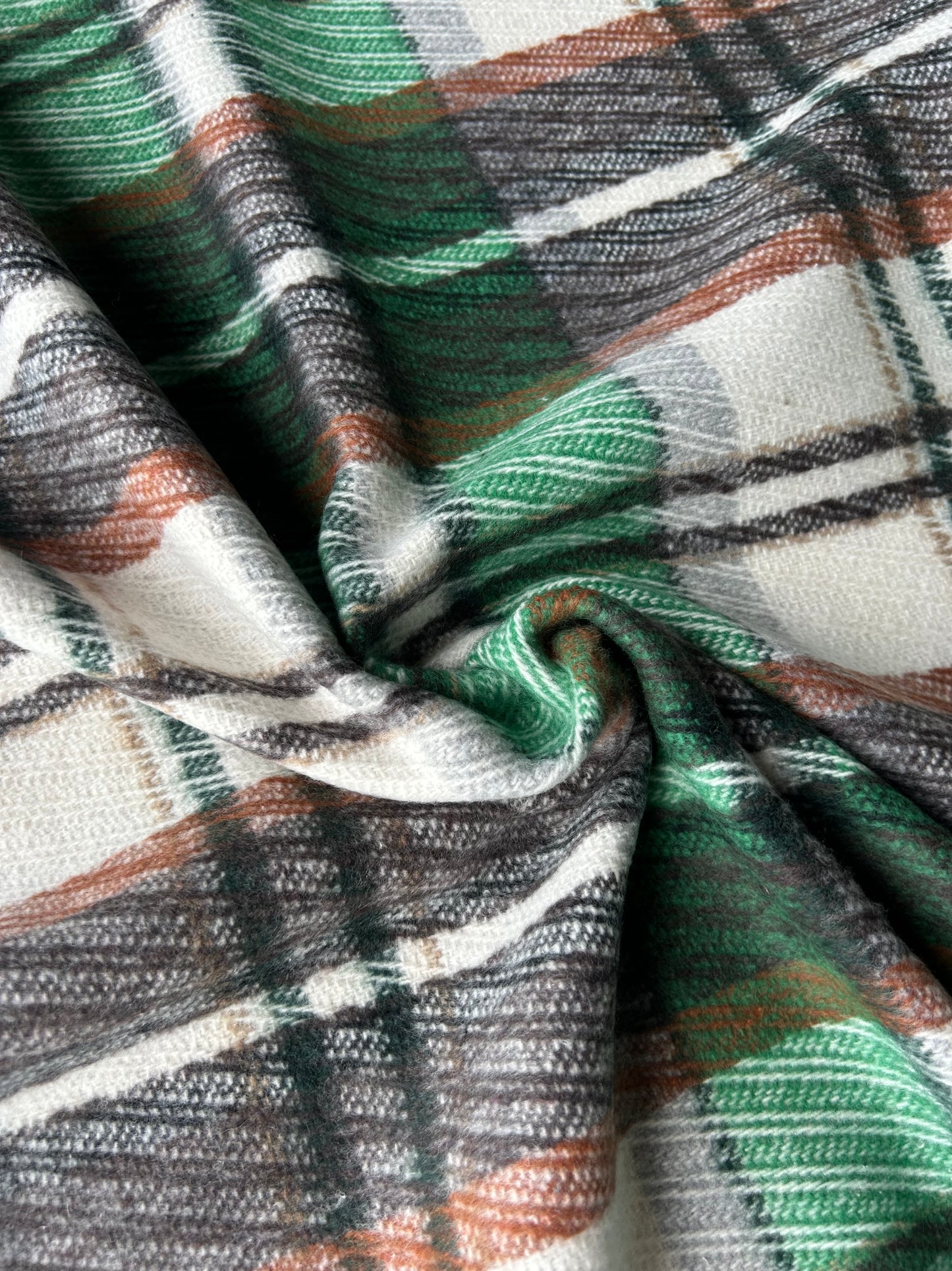 LISA 076 Green/brown/ecru checkered heavy cotton