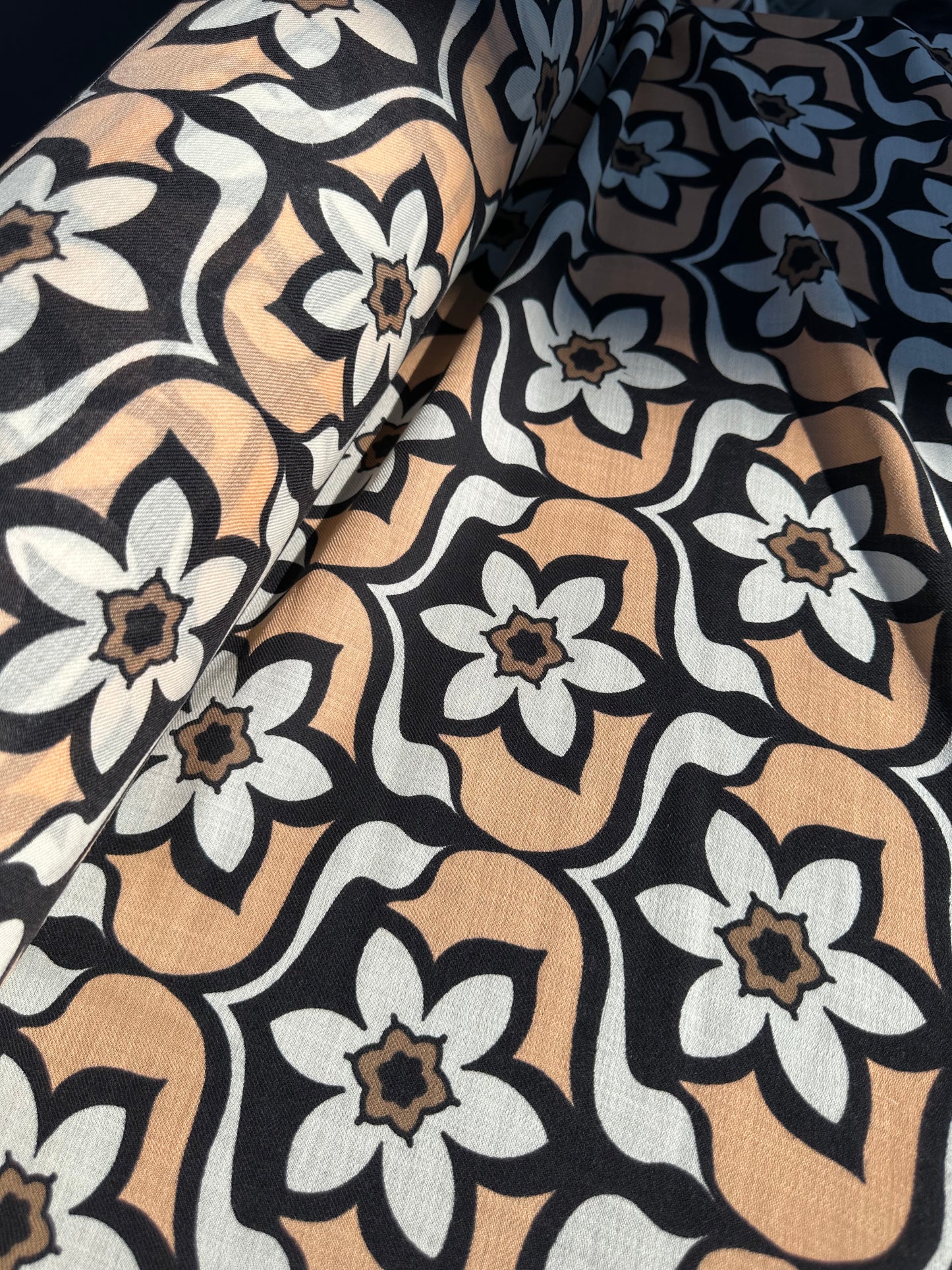 C02 Charlotte 011 Wool Printed Vintage Flowers Salmon