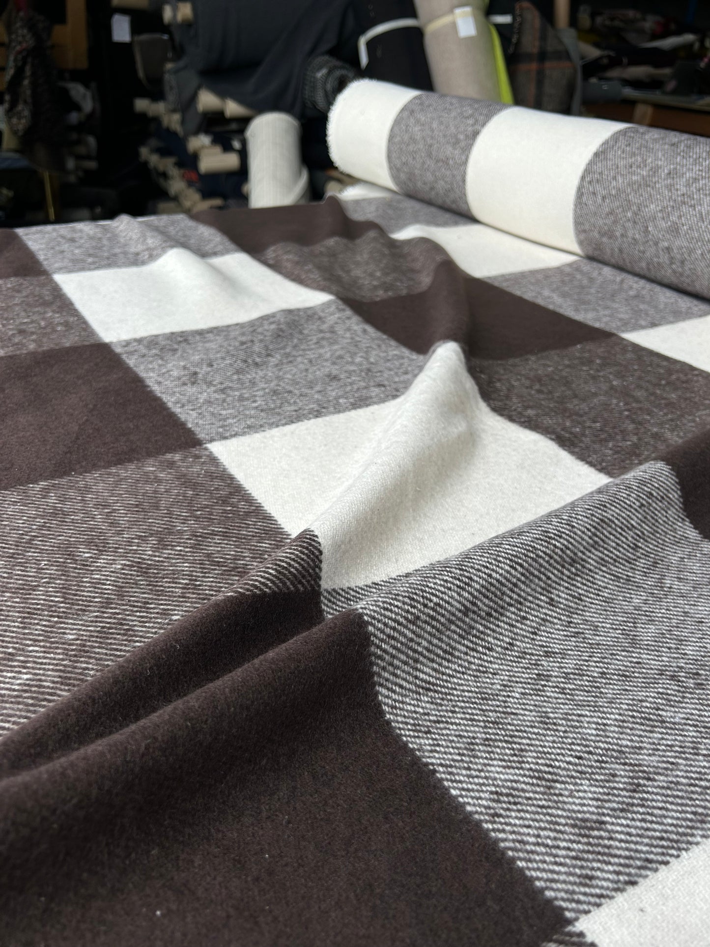 LISA 078 brown/ecru check heavy cotton