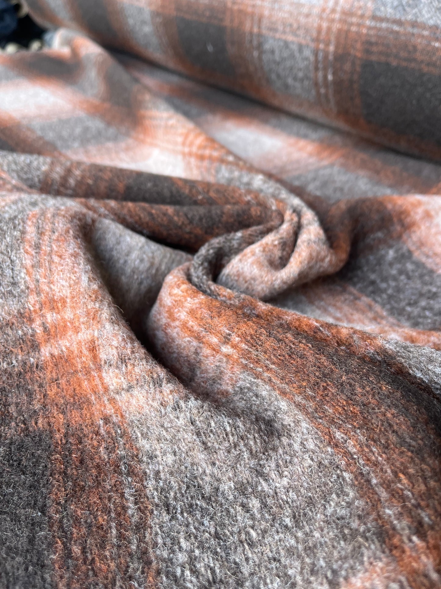 LISA 055 heavy boiled wool brown/grey/orange check