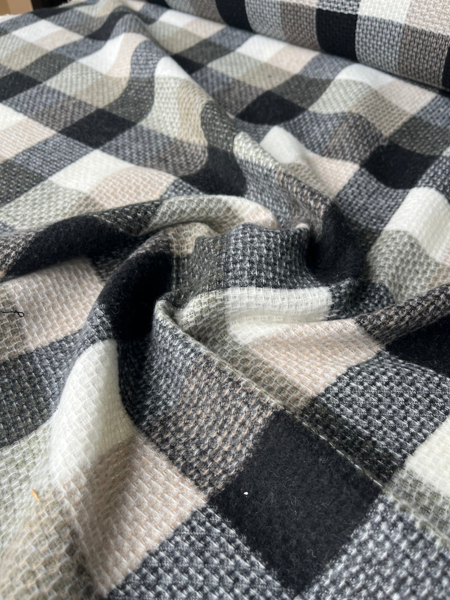 LISA 066 khaky/sand/black checkered heavy cotton