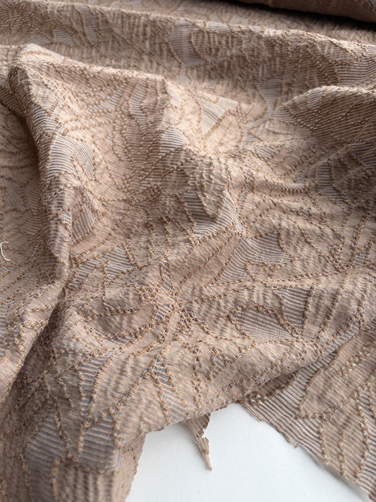 DANTE 045 dévoré leaves pattern poly vi co sand