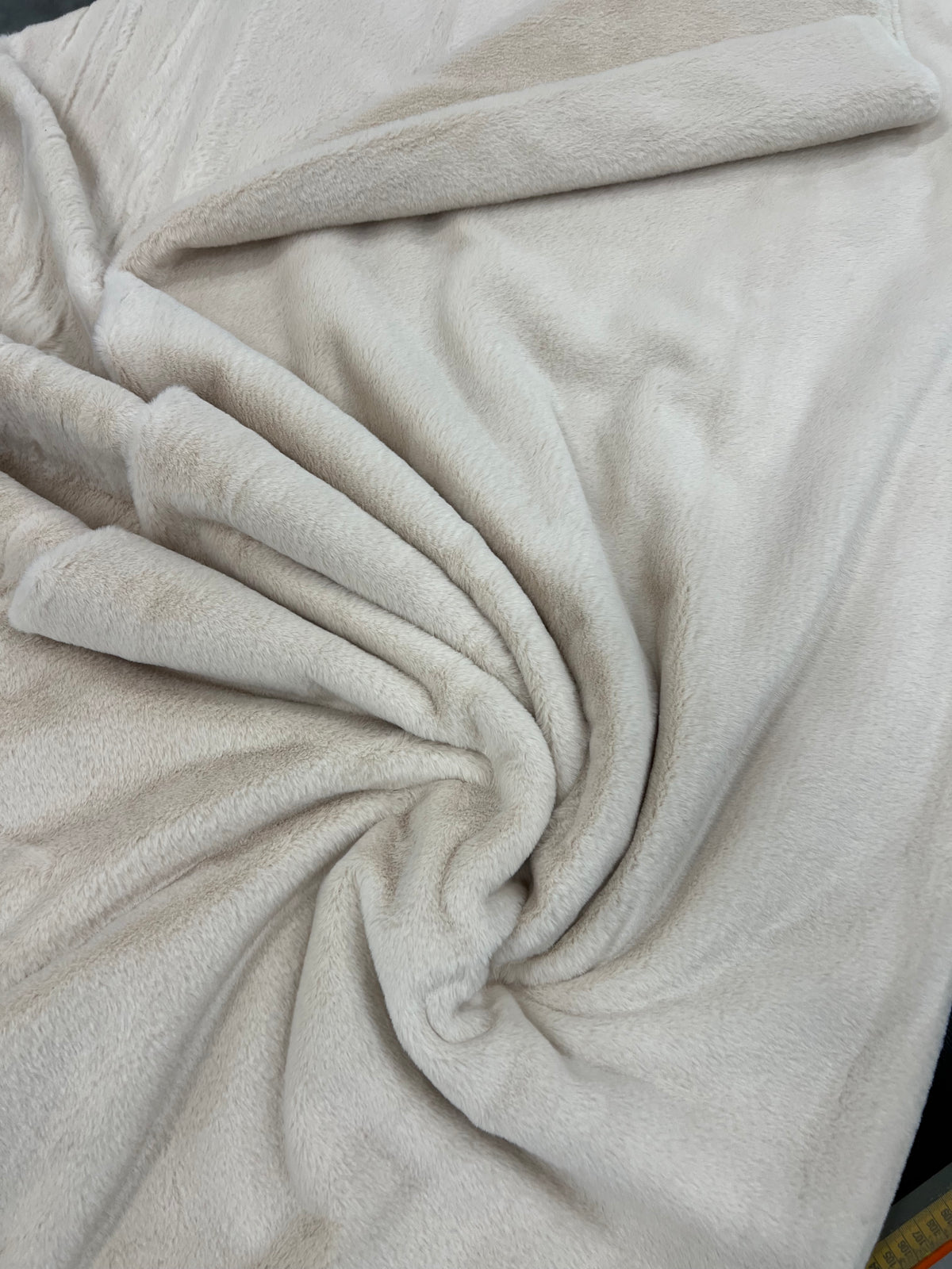 PC Enrique 003 fake fur ivory