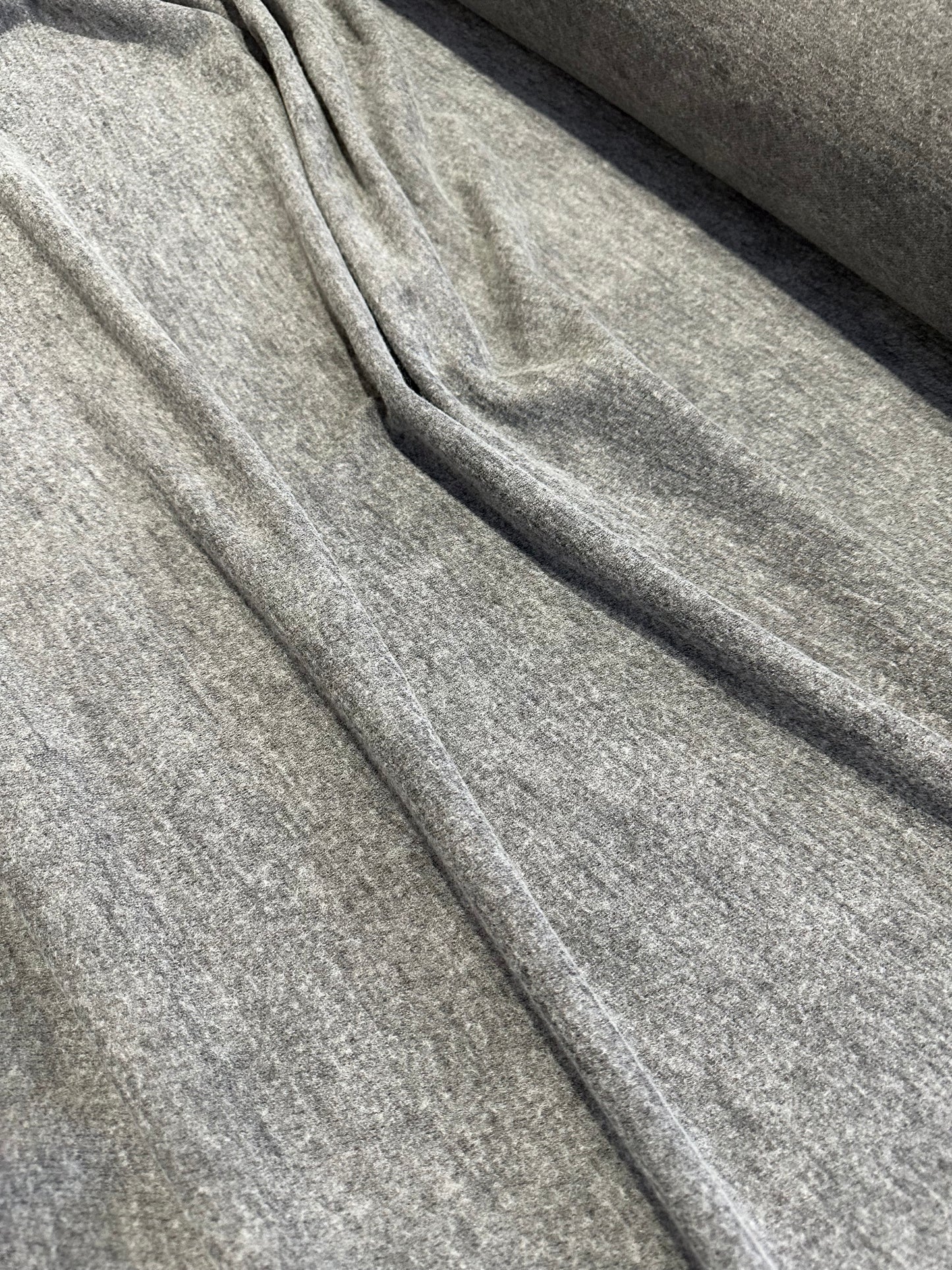 E01 brushed jersey molletoné grey