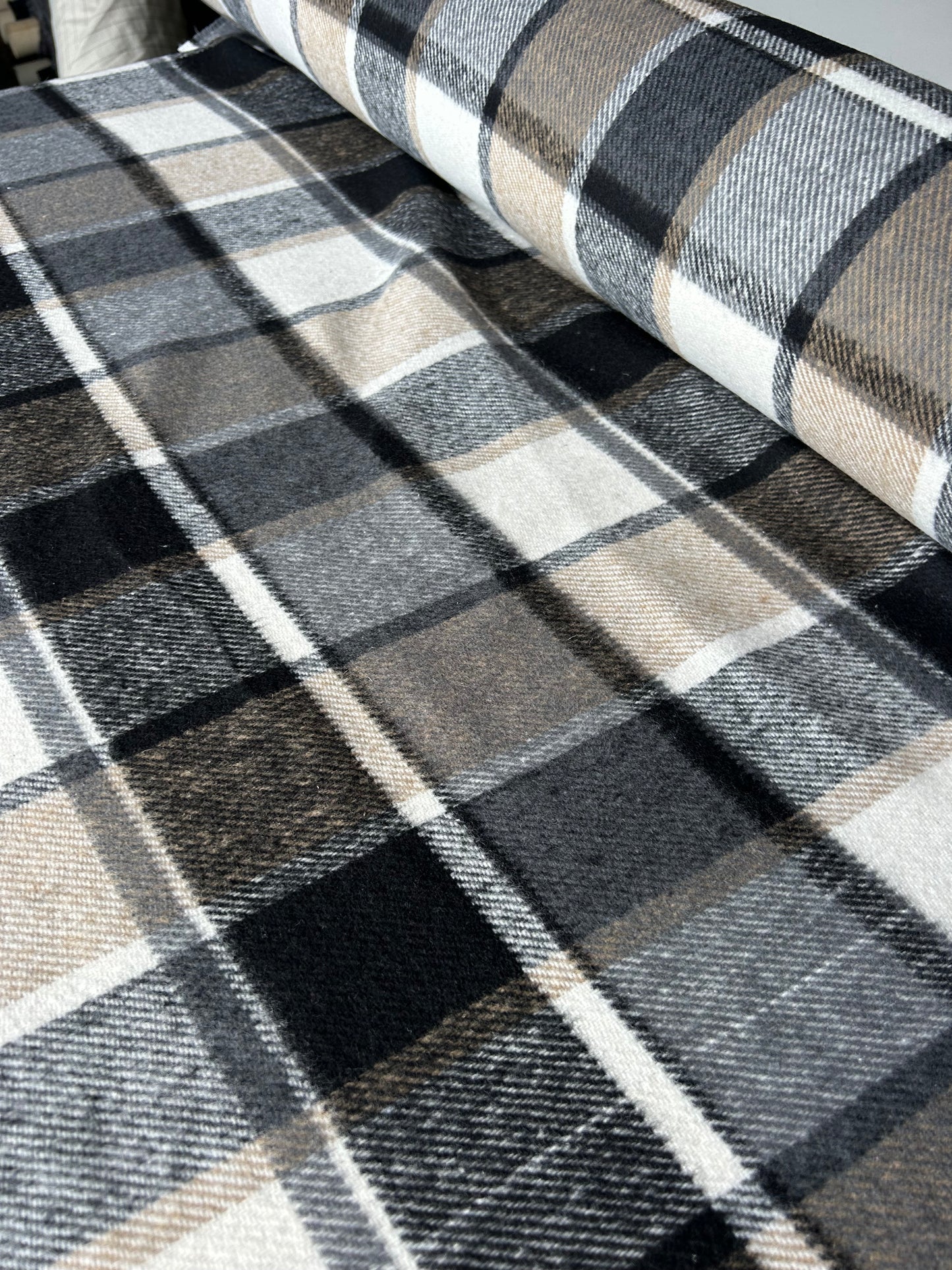 LISA 069  brown/ecru/black checkered heavy cotton
