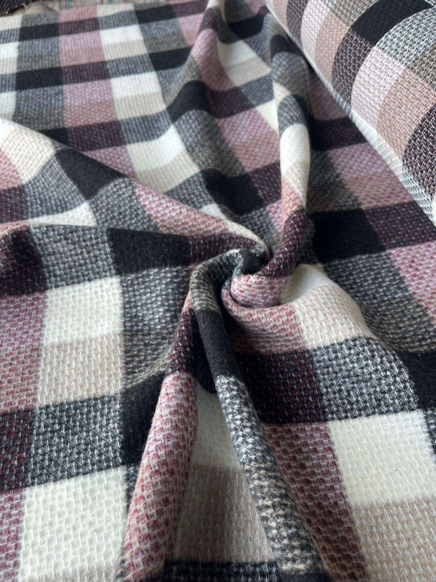 LISA 032 bordeaux/black/ecru checkered heavy cotton