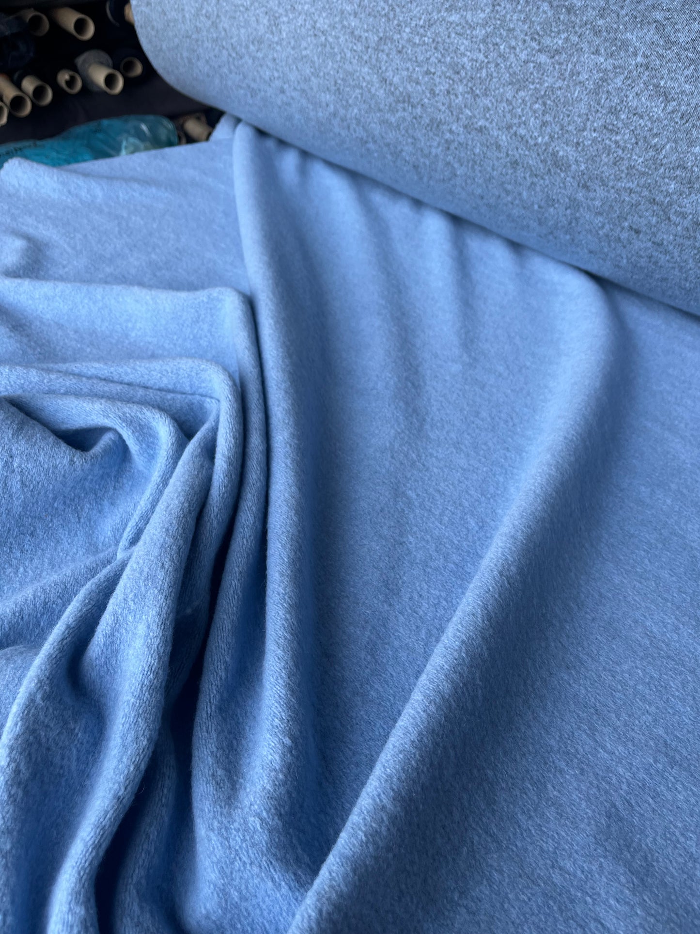 LISA 047 cyan heavy boiled wool