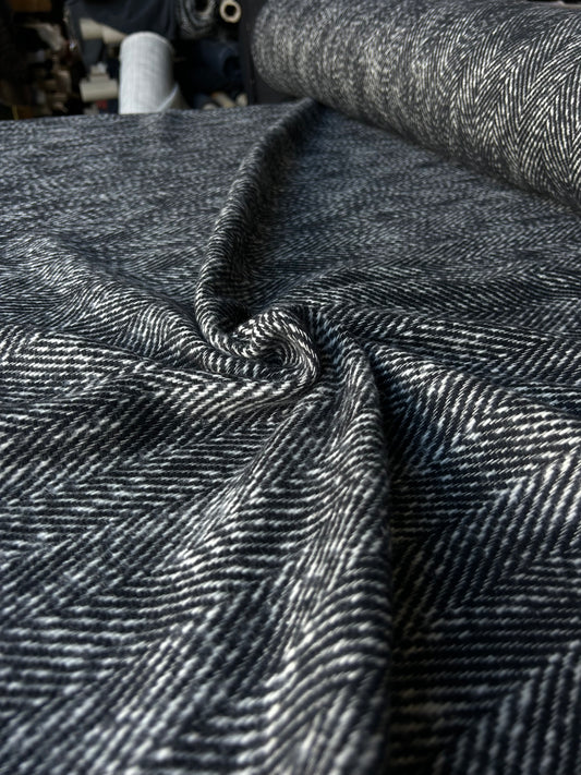 LISA 065 heavy Cotton tweed herringbone black