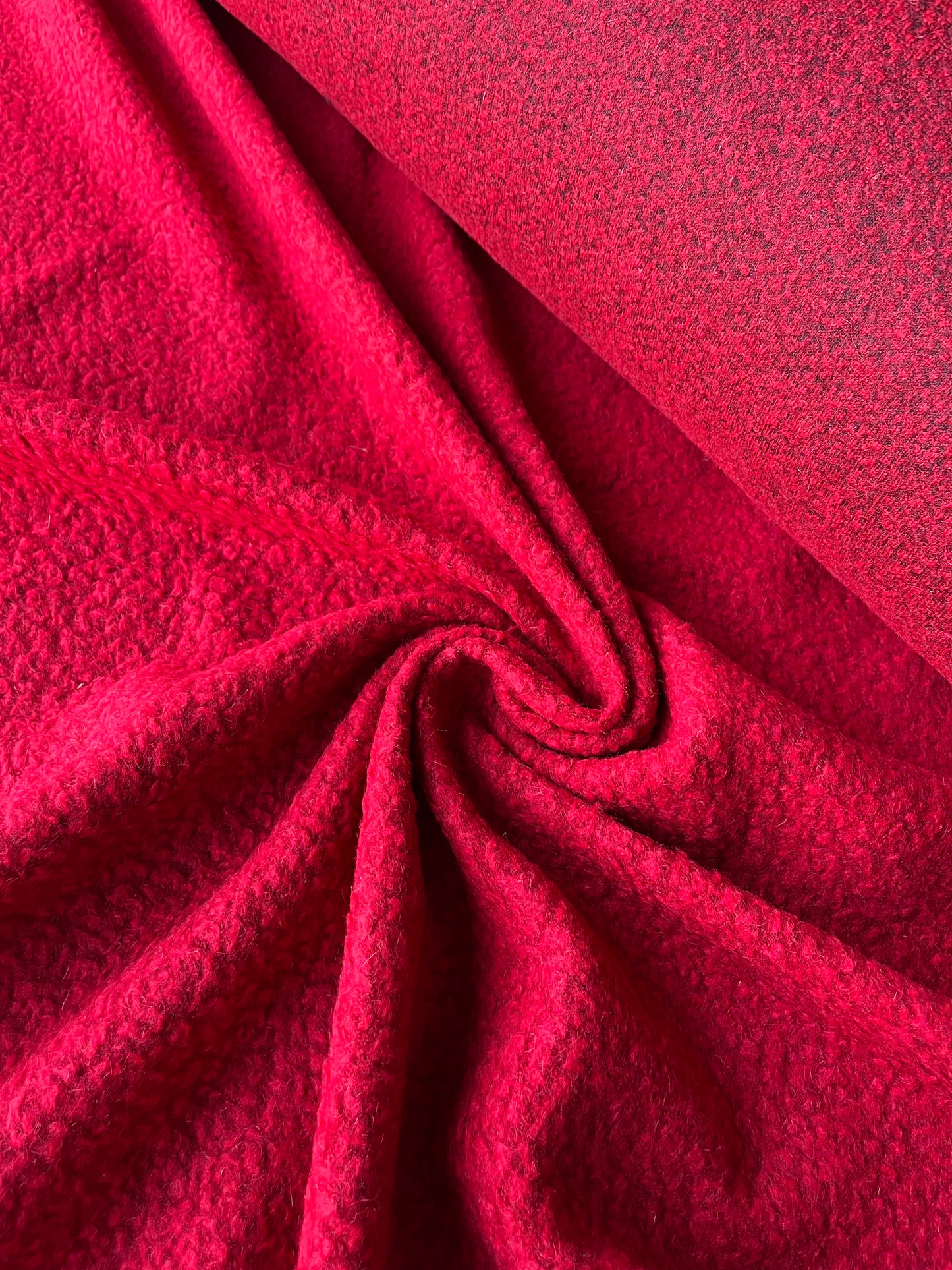 LISA 030 boiled wool bouclette red