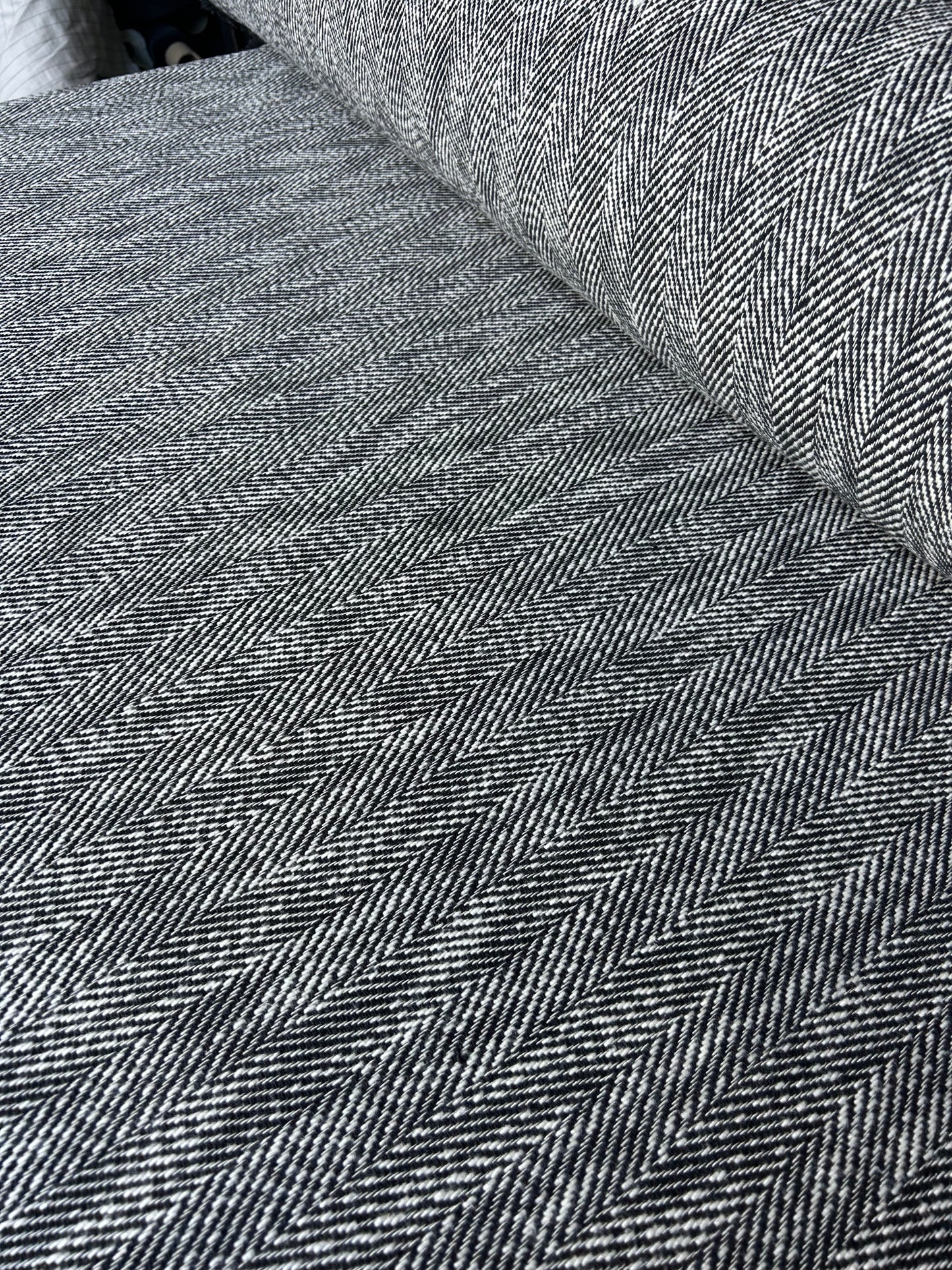 LISA 064 heavy Cotton tweed herringbone