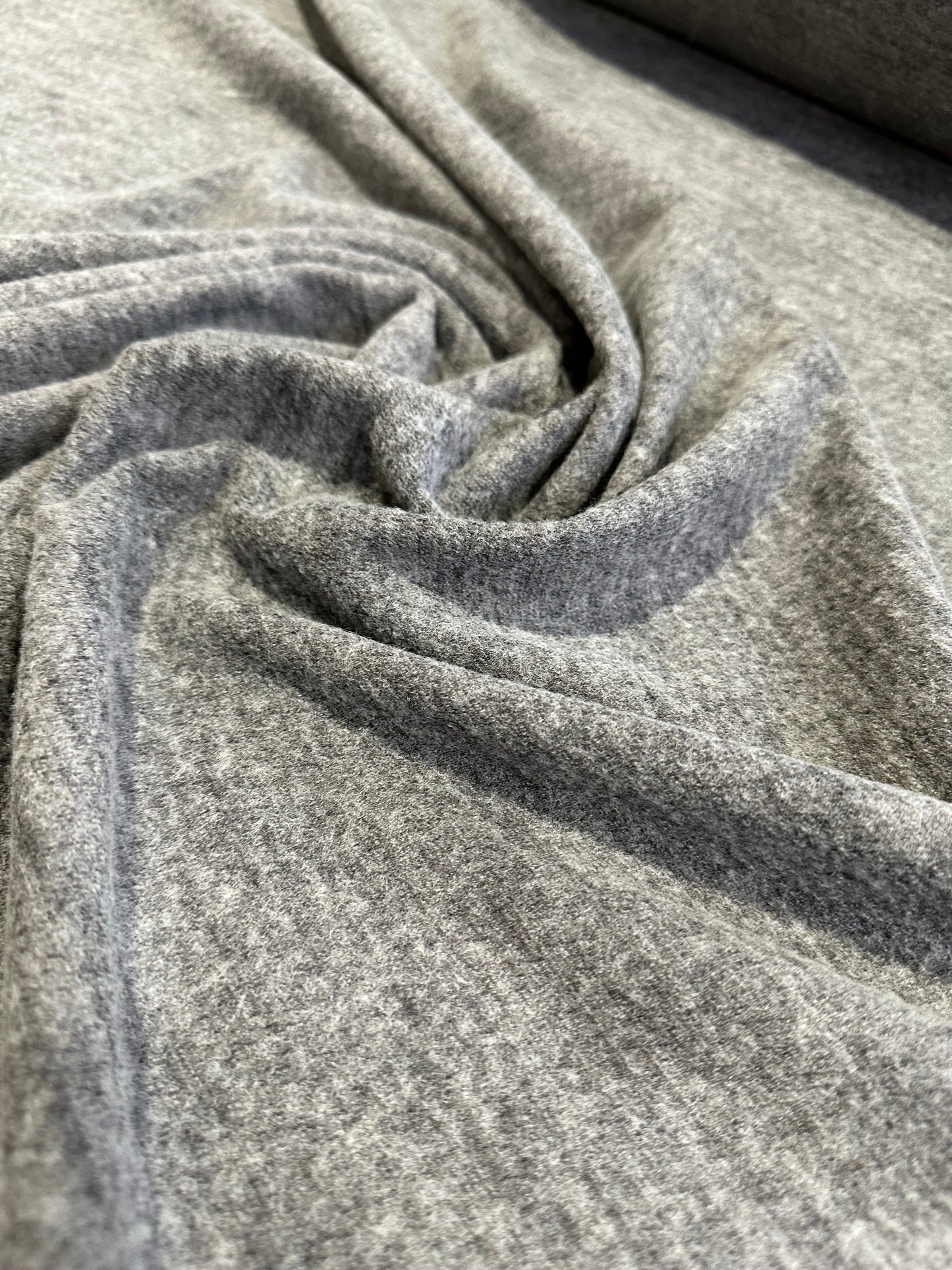 E01 brushed jersey molletoné grey