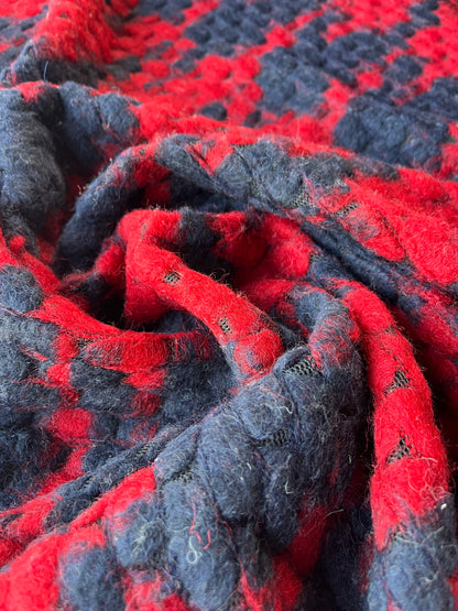 LISA 023 boiled wool bouclette blue/red huge pied de coq design