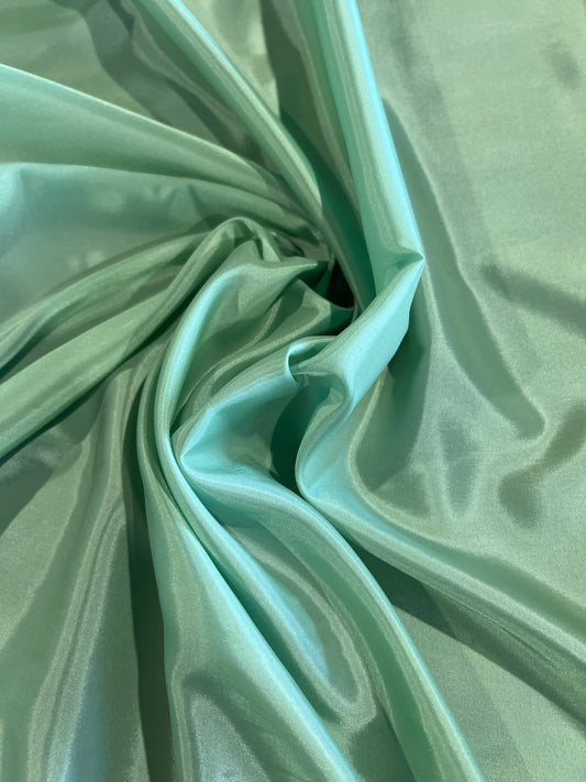 Lining metallic green