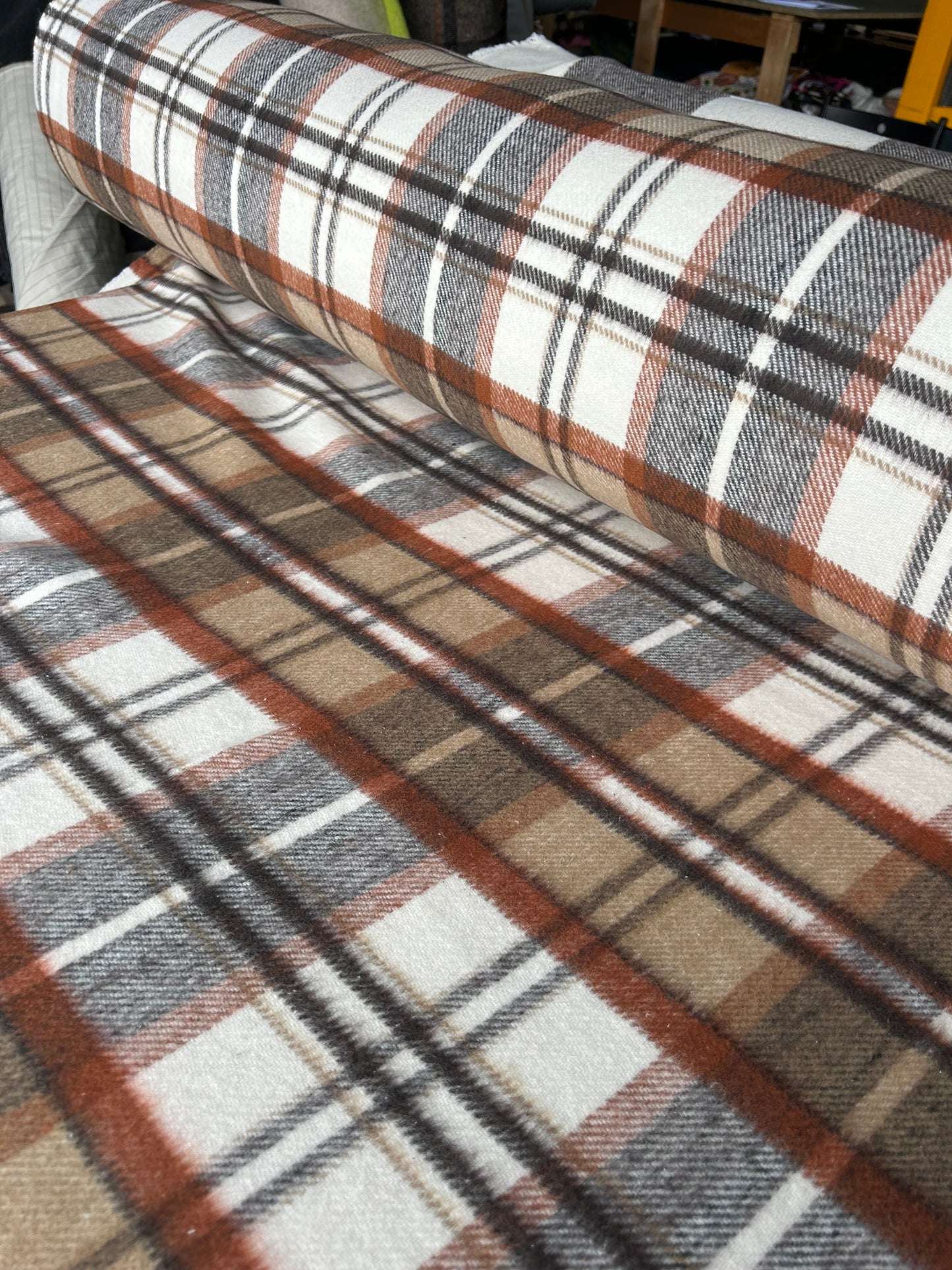 LISA 079 Brown/camel/ecrucheckered heavy cotton