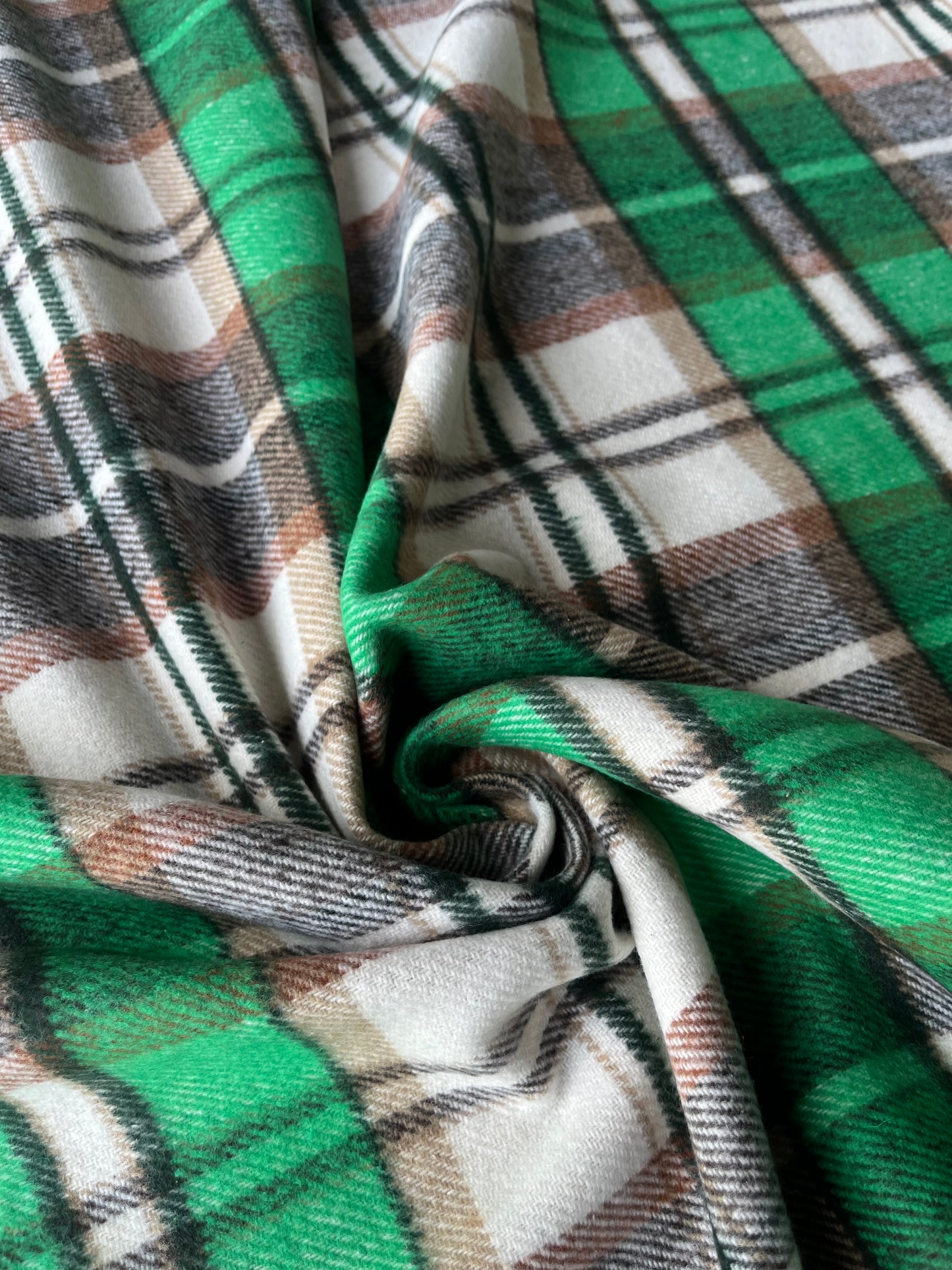 LISA 037 Green/beige/ecru checkered heavy cotton