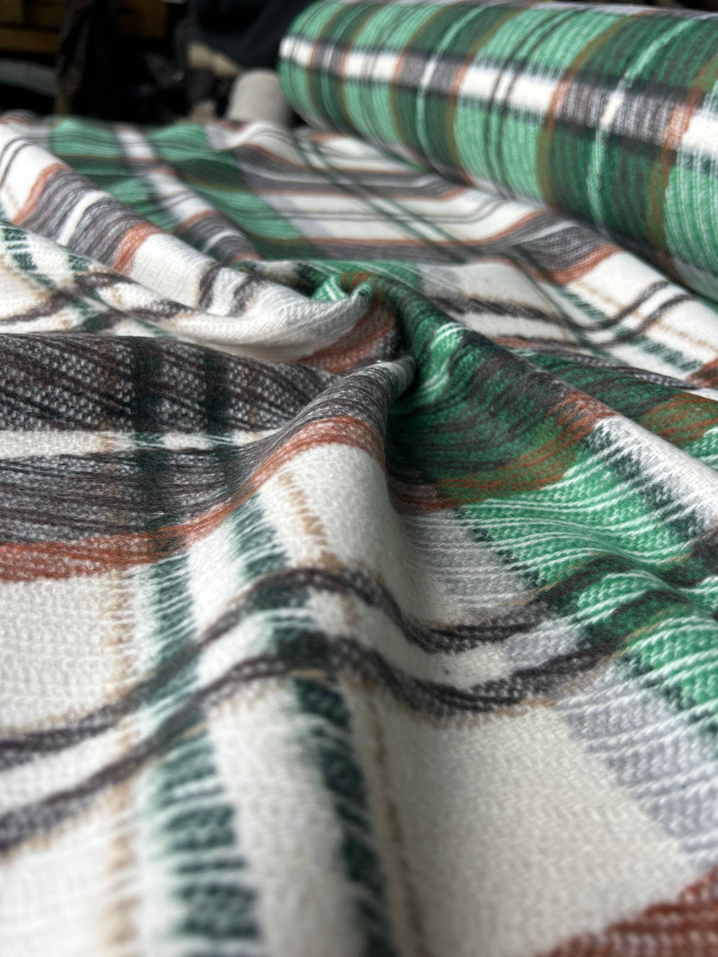 LISA 076 Green/brown/ecru checkered heavy cotton