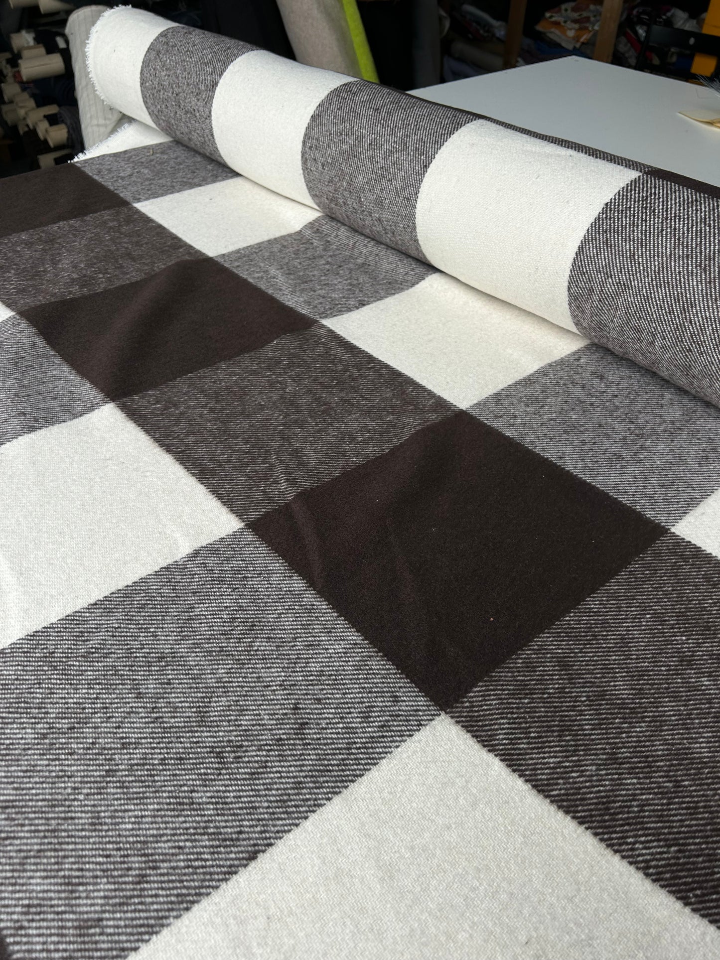 LISA 078 brown/ecru check heavy cotton