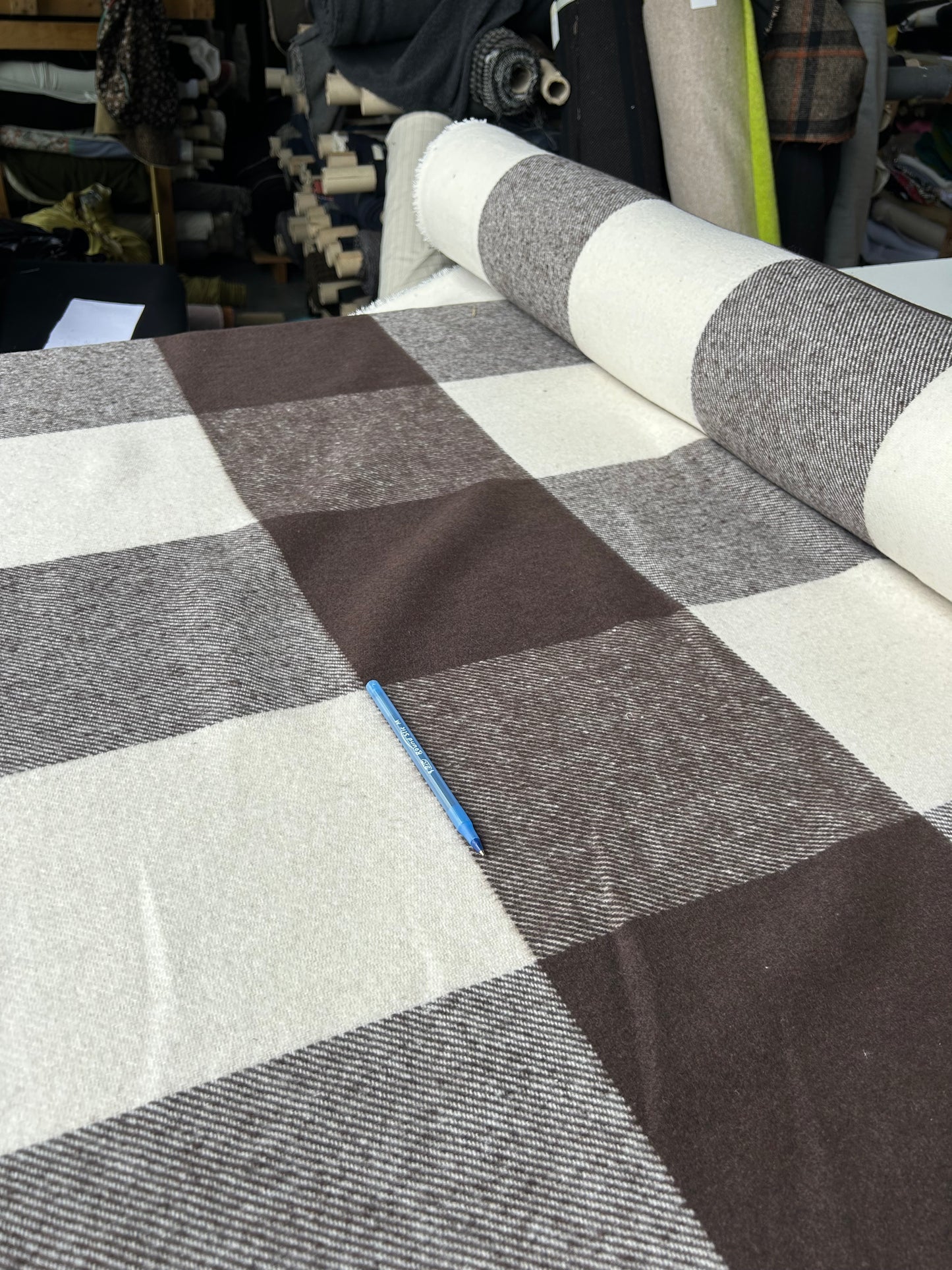LISA 078 brown/ecru check heavy cotton