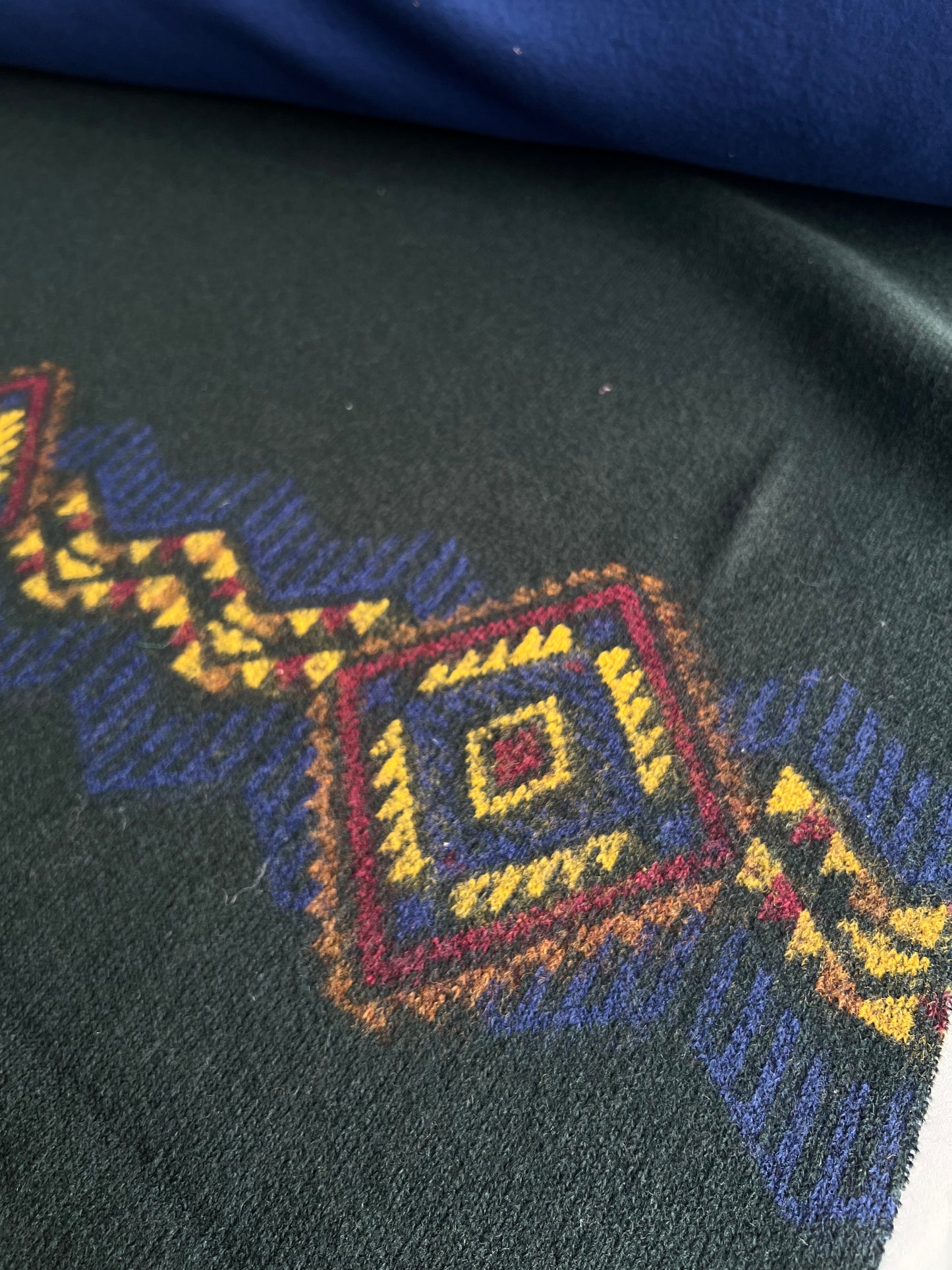 Slip side 014 navy double face green with tribal design