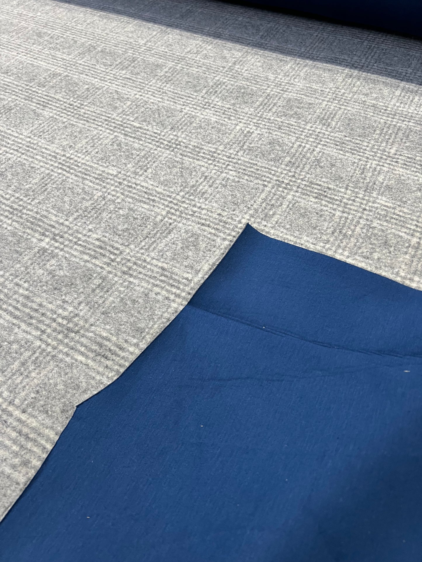 Flip side 022 light grey check double face indigo